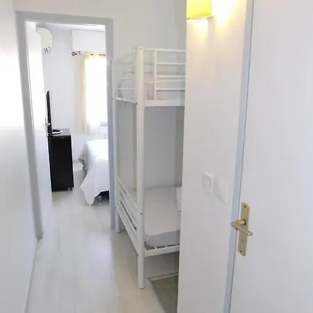 T2 Calypso climatisé avec piscine et parking * Mandelieu